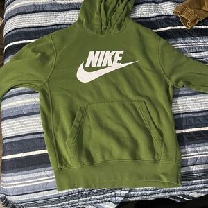 Nike Men's Green Hoodie